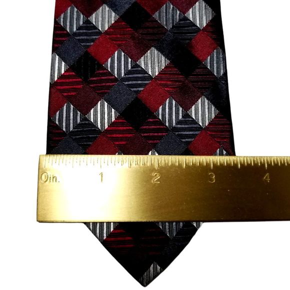 Red Checkered GEOFFREY BEENE Silk Neck Tie - Picture 2 of 3